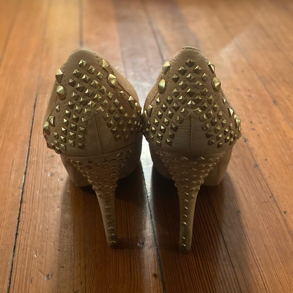 Nude Vince Camuto Heels - Picture 2 of 4